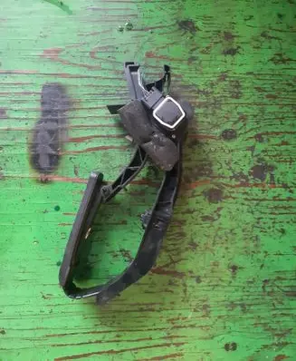 Mercedes-Benz E W211 Accelerator throttle pedal