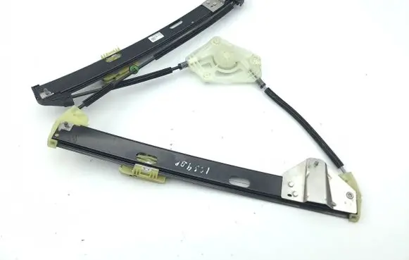 Front window lifting mechanism without motor