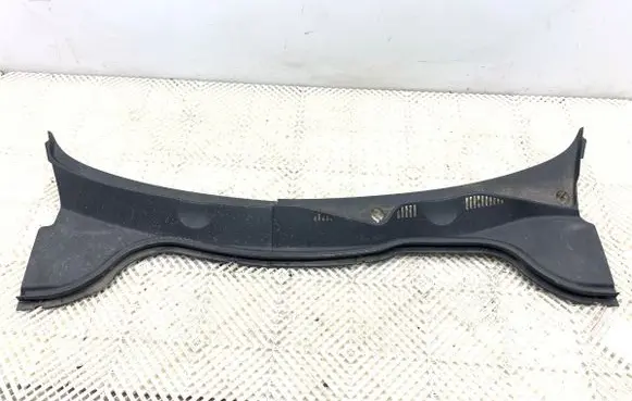 Volkswagen PASSAT B6 Wiper trim 3C1819404A