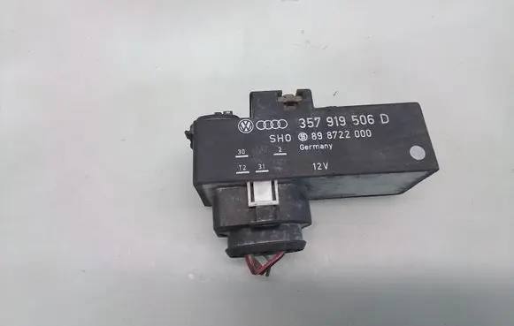 Volkswagen PASSAT B4 Coolant fan relay 357919506