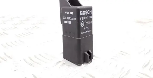 Audi A3 S3 A3 Sportback 8P Glow plug pre-heat relay 0281003038 038907281D