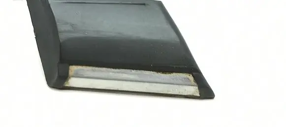 Rear fender molding trim