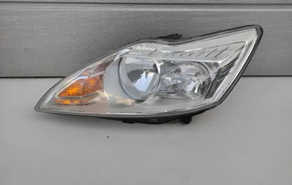 Ford Focus Headlight/headlamp