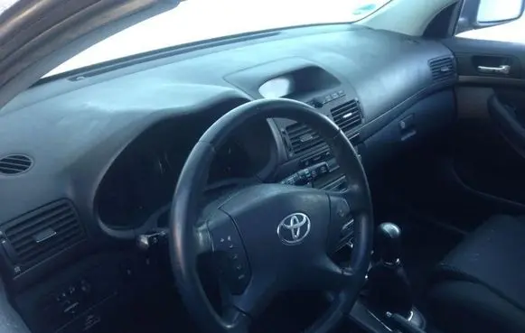 Toyota Avensis T250 Dashboard brak