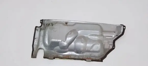Volvo V70 Heat shield in engine bay 31299866
