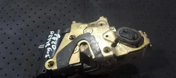 Peugeot 605 Front door lock
