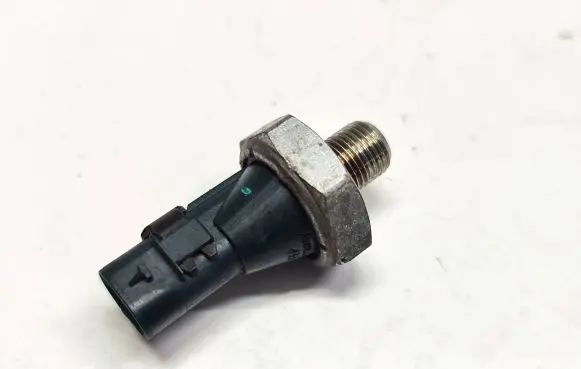 Audi A4 S4 B9 Oil pressure sensor 06L919081