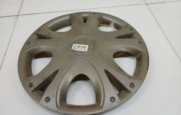 Renault Clio III R15 wheel hub/cap/trim