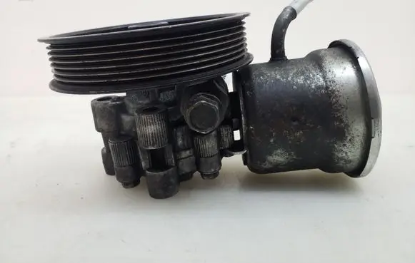 Toyota Avensis T250 Power steering pump 4431005120