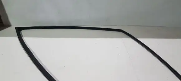 Honda CR-V Rubber seal sliding door window/glass 72235T1GE01