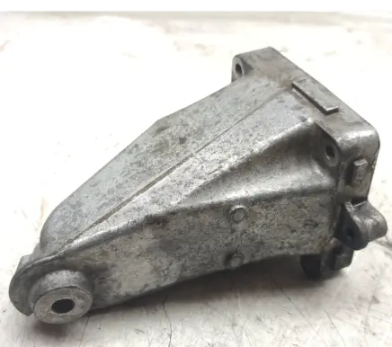Mercedes-Benz C W204 Engine mounting bracket A2712232304