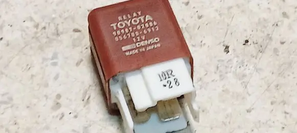 Toyota Picnic Other relay 9098702006