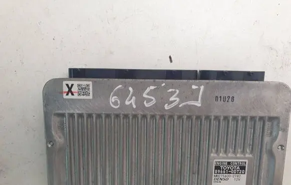 Toyota Yaris Engine control unit/module 896610DT20 MB2756002782