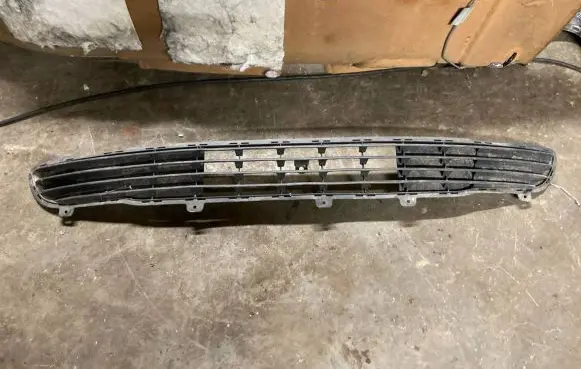 Opel Zafira A Front bumper lower grill 90580636 12542