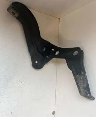 Audi A6 S6 C6 4F Intercooler pipe mounting bracket 4F0145813F