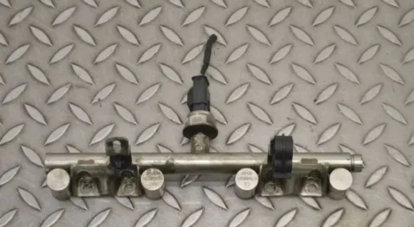Peugeot RCZ Fuel main line pipe V7540439 V7568051