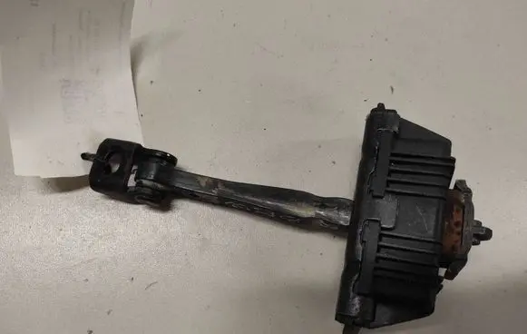 BMW 3 E90 E91 Front door check strap stopper 7176807