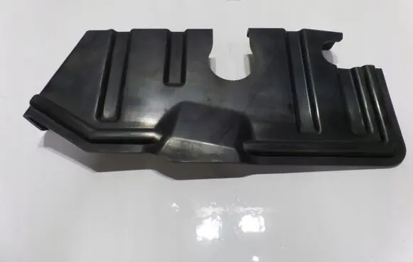 KIA Carens II Engine splash shield/under tray 291102G500