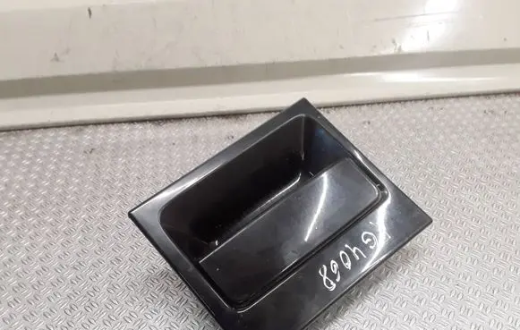 Rear door exterior handle