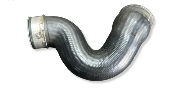 Volkswagen PASSAT B6 Intercooler hose/pipe 