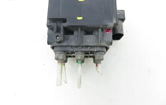 Mercedes-Benz S W221 Air suspension valve block 2513200058