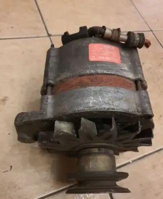 Volkswagen Golf II Generator/alternator 0120469727 026903015B 12V90A