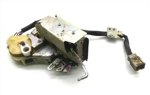 Honda CR-V Rear door lock