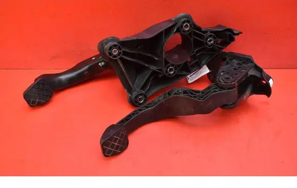 Skoda Fabia Mk1 (6Y) Accelerator throttle pedal 2Q1721058P