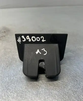 Audi A3 S3 8L Tailgate/trunk/boot lock/catch/latch 8P4827520B
