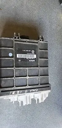 Volkswagen Golf III Engine control unit/module 1H0307311L 0261203318