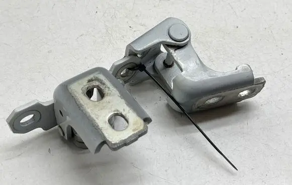 Renault Megane III Front door hinge set A073550