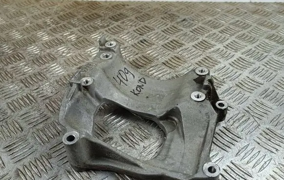 Honda CR-V A/C compressor mount bracket 38930611
