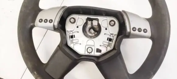 Steering wheel buttons/switches