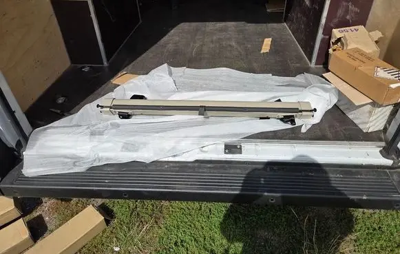 Opel Insignia B Parcel shelf load cover 39040255