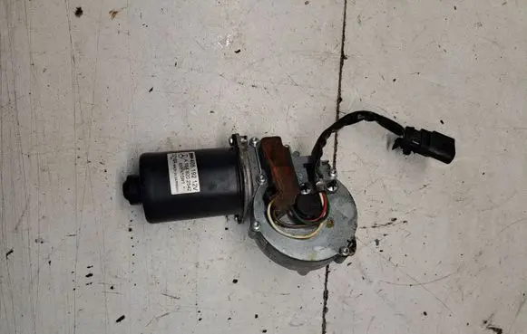 Mercedes-Benz GLE (W166 - C292) Wiper motor A1648202542