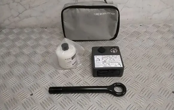 KIA Niro Tire air pump compressor 52933KL100