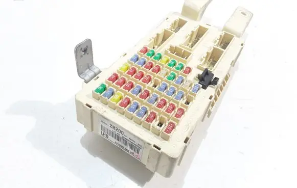 Hyundai Santa Fe Fuse module 919502B2001006828032