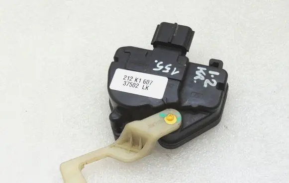 Chrysler Grand Voyager V Sliding door latching motor K05109585AA 05109585AA