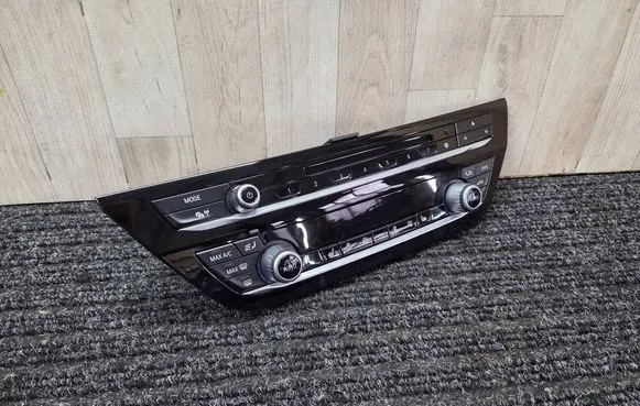 BMW 5 G30 G31 Climate control unit 7947869