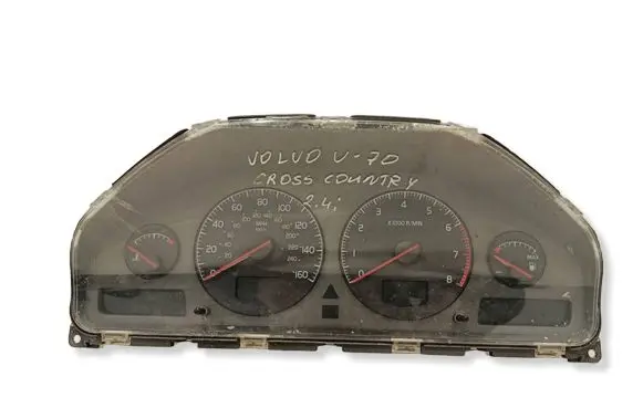 Volvo XC70 Speedometer (instrument cluster) 8637995 8602473 69294660T