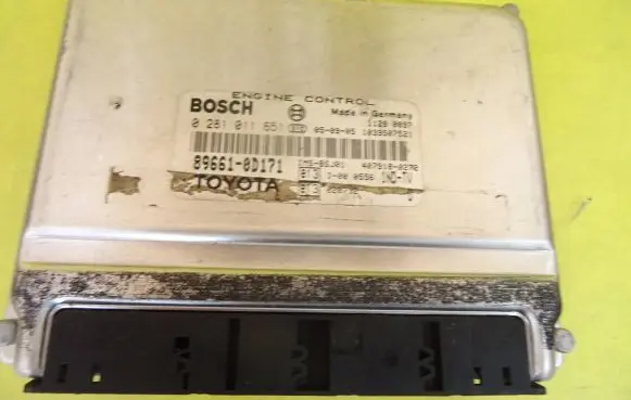 Toyota Yaris Engine control unit/module 0281011651 89661-0D171