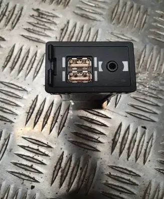 Lexus RX 450H USB socket connector 8619078010