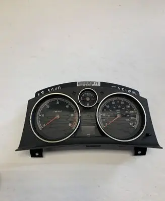 Opel Zafira B Speedometer (instrument cluster) 13309001