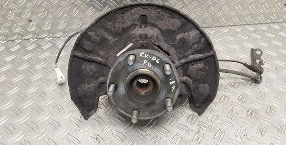 Toyota Corolla Verso E121 Front wheel hub