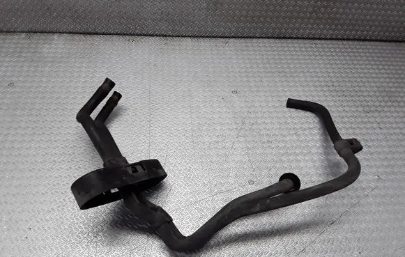 Mercedes-Benz C W203 Engine coolant pipe/hose 2035011982