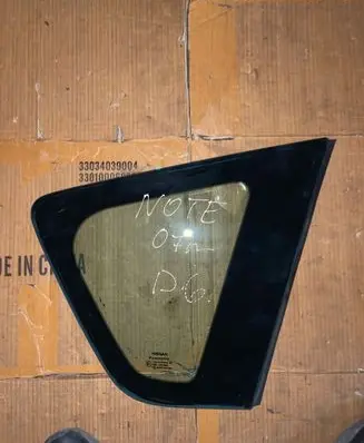 Nissan Note (E11) Rear side window