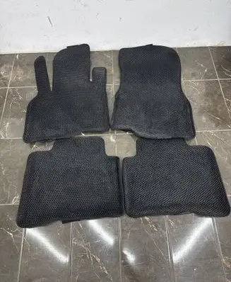 Mitsubishi Grandis Car floor mat set