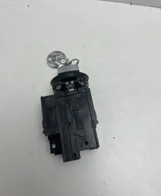 Volkswagen PASSAT B6 Ignition lock 3C0905843Q 33303301 12401801200536