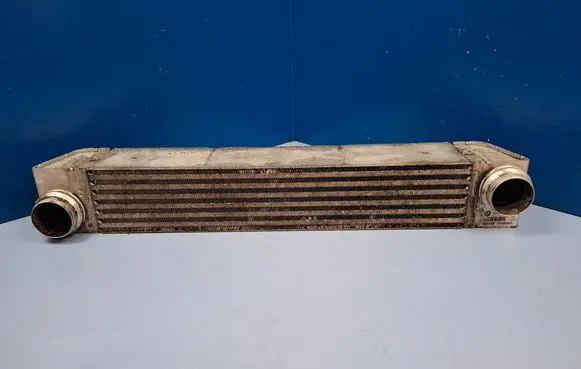 BMW 5 E60 E61 Intercooler radiator 17517795823