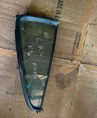 Rear vent window glass